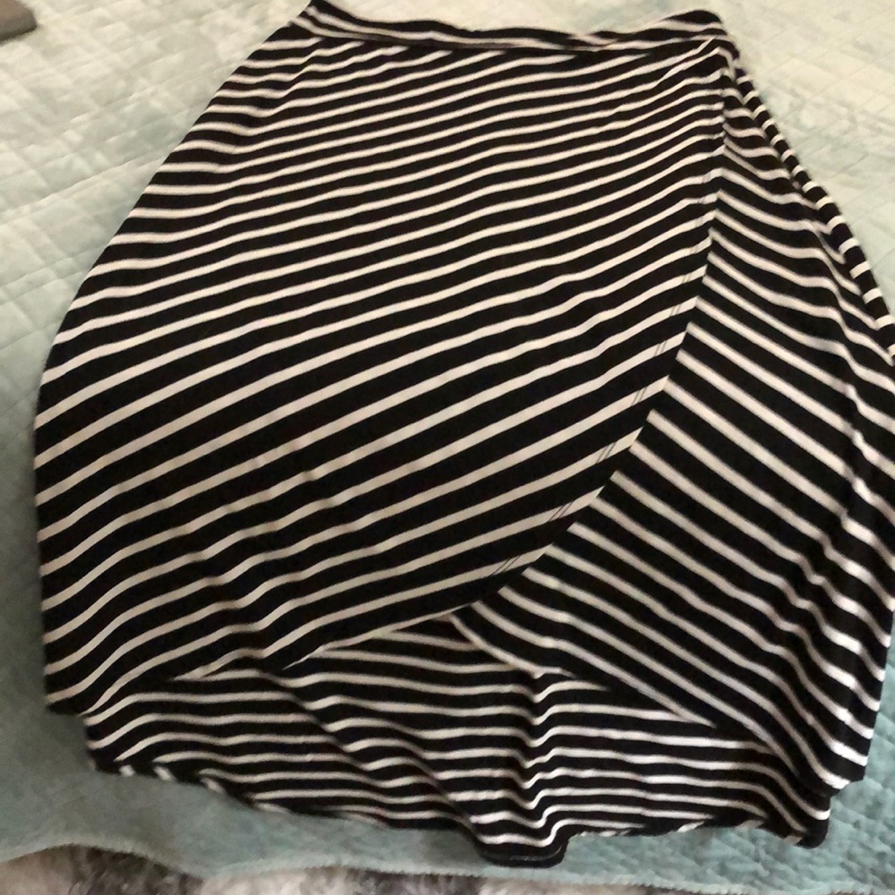 Skirt Black & White